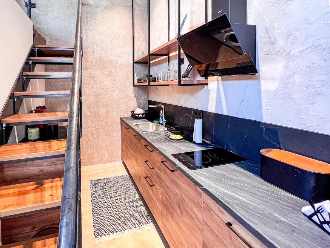 Mini Loft Apartment 칼라마타 외부 사진