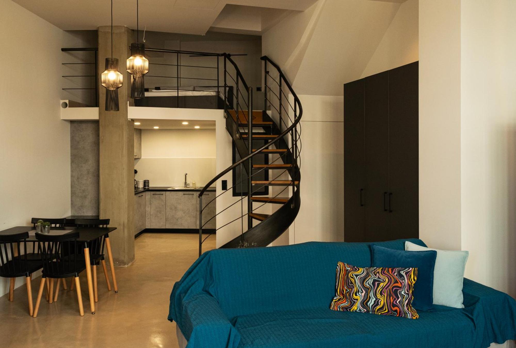 Mini Loft Apartment 칼라마타 외부 사진
